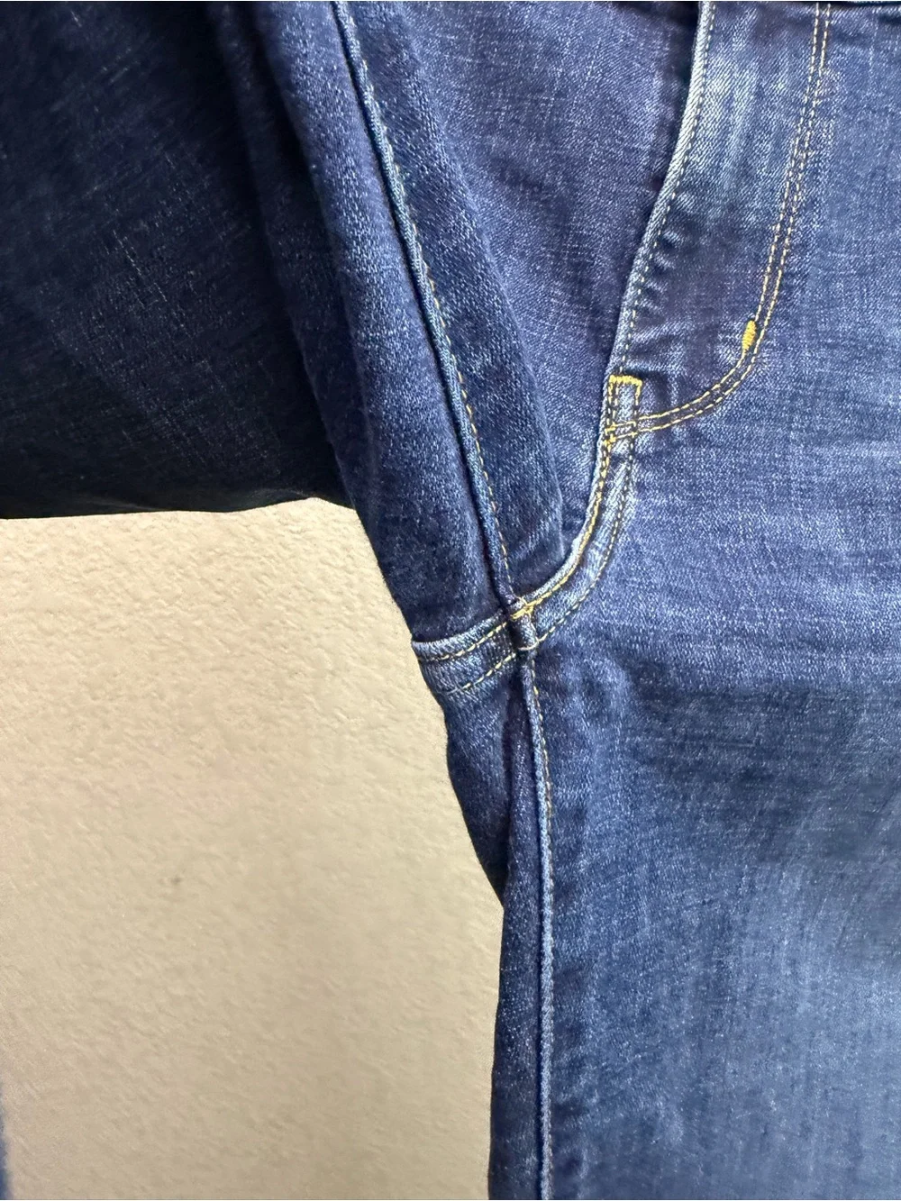 Levi’s Women’s 711 Classic Mid-Rise Women's Skinny Blue Jeans